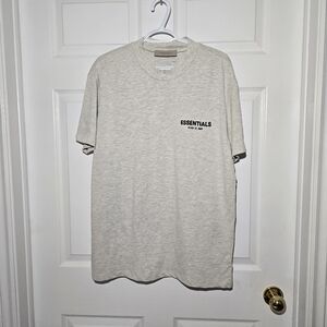 ESSENTIALS FEAR OF GOD NWT T-shirt